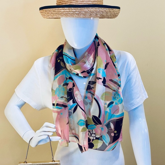 🌟3xHP🌟NWOT Floral Pink & Cream Satin Chiffon Scarf - Picture 2 of 7